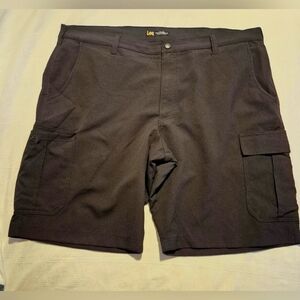 Lee men's size 42 black light weight 6 pocket cargo shorts, VGUC